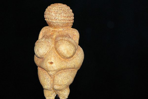 krūtinės mažinimas - balta klinika